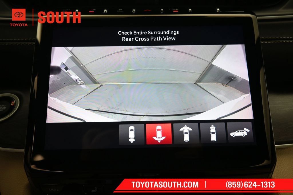Used 2023 Jeep Grand Cherokee Limited w/ Luxury Tech Group II AWD/4WD image 21