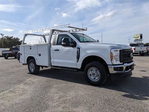 Certified 2023 Ford F250 XL w/ XL Chrome Package image 2
