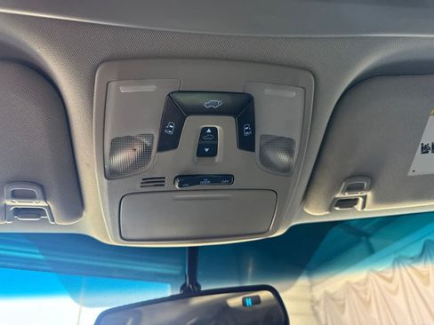 Used 2016 Toyota Sienna SE Premium FWD image 22