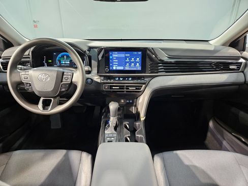 Used 2025 Toyota Camry LE w/ Convenience Package FWD image 10