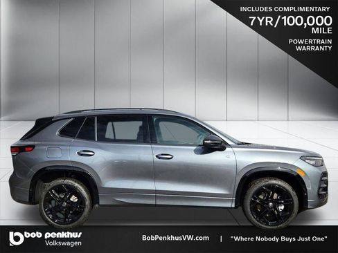 New 2026 Volkswagen Tiguan SE R-Line AWD/4WD image 24