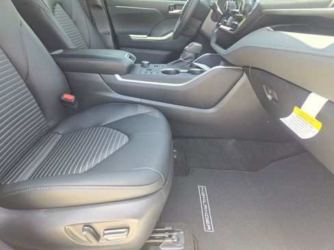 New 2026 Toyota Highlander XSE AWD/4WD image 12