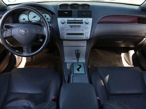 Used 2005 Toyota Solara SLE image 2