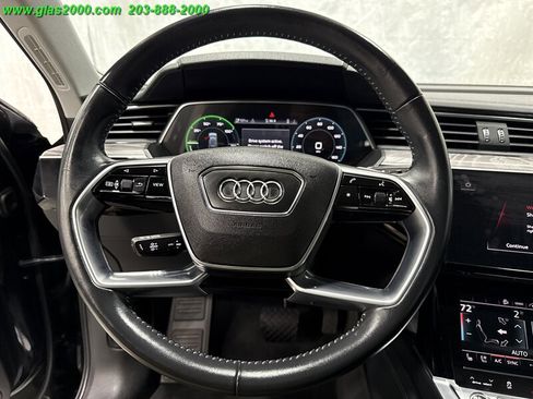 Used 2021 Audi e-tron Premium Plus image 4