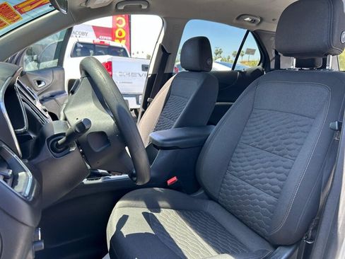 Used 2021 Chevrolet Equinox LT FWD image 26