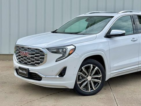 Used 2019 GMC Terrain Denali w/ Advanced Safety Package AWD/4WD image 2