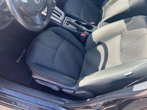 Used 2019 Nissan Sentra SR FWD image 4