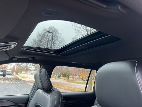 New 2025 Jeep Grand Cherokee L Altitude image 9