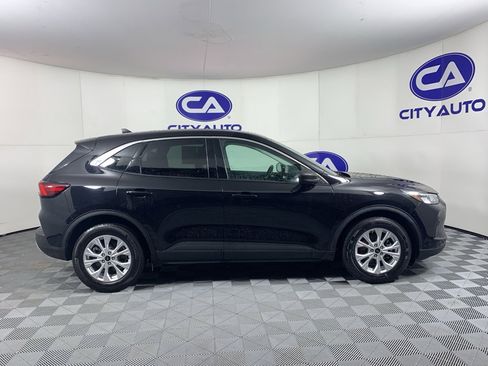 Used 2023 Ford Escape Active w/ Cold Weather Package image 2