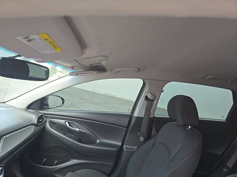 Used 2018 Hyundai Elantra GT FWD image 15