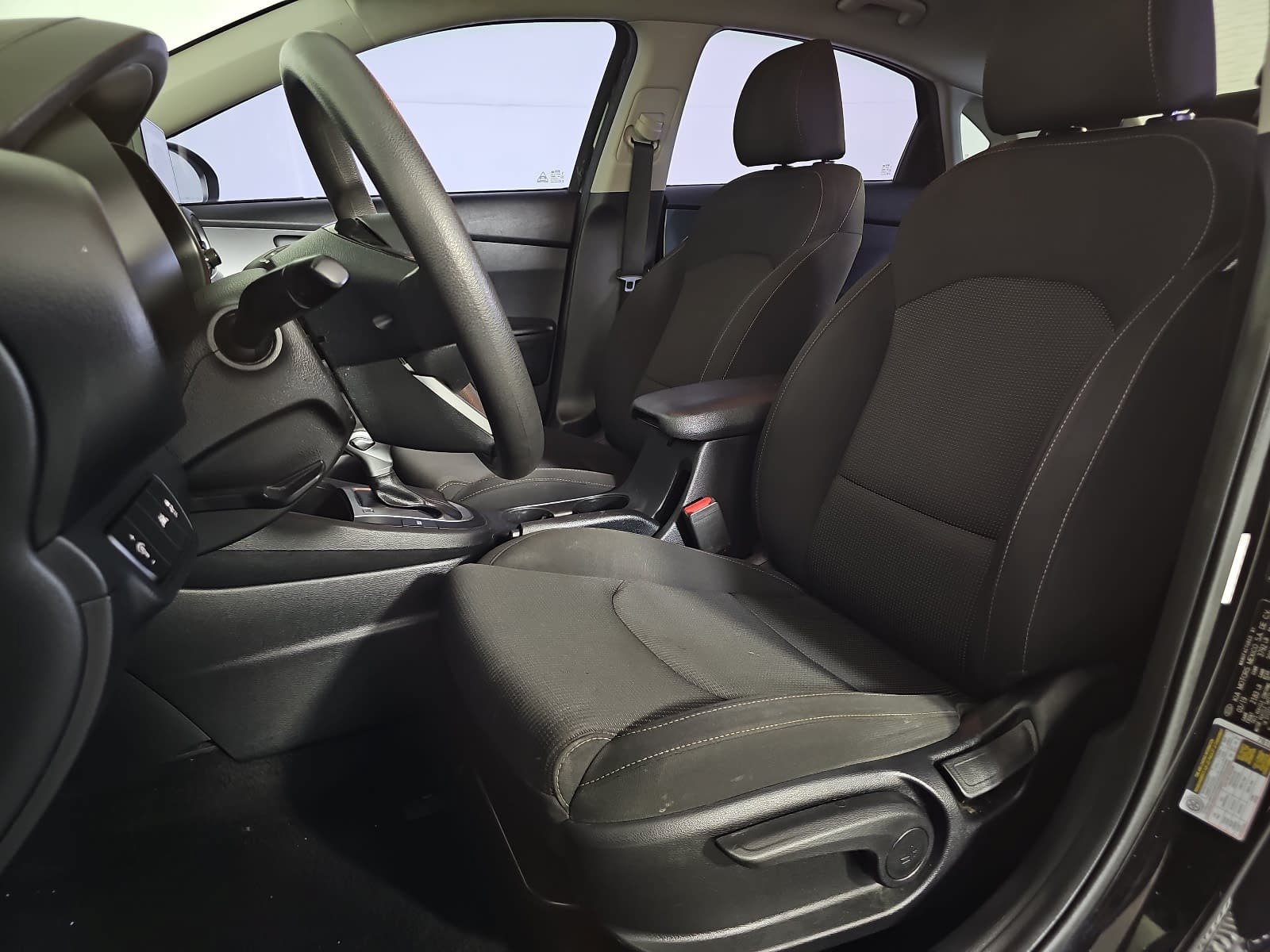 Used 2019 Kia Forte LXS FWD image 13