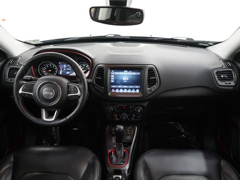Used 2018 Jeep Compass Trailhawk w/ Leather Interior Group AWD/4WD image 13