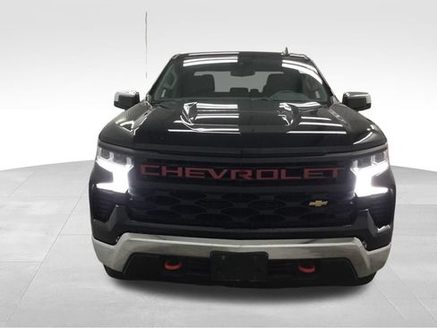 Used 2022 Chevrolet Silverado 1500 LT AWD/4WD image 3