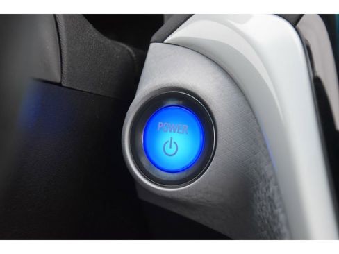 Used 2021 Chevrolet Bolt Premier w/ Infotainment Package image 35