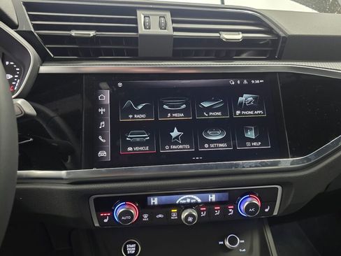 Used 2025 Audi Q3 2.0T Premium w/ Convenience Package image 15