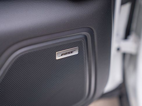 Used 2025 Porsche Macan image 11