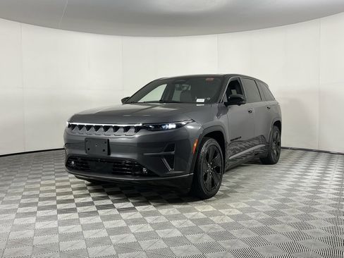 Used 2024 Jeep Wagoneer Launch Edition image 3