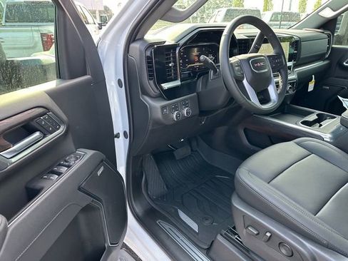 New 2025 GMC Sierra 2500 SLT w/ SLT Premium Package image 17