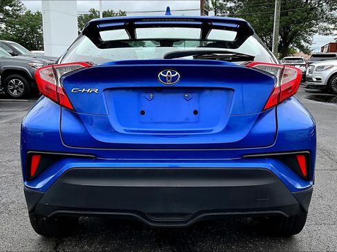 Used 2019 Toyota C-HR XLE FWD image 5