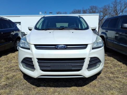 Used 2015 Ford Escape SE image 2