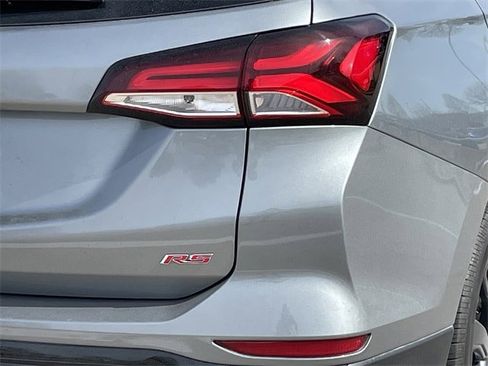 Used 2024 Chevrolet Equinox RS w/ RS Leather Package image 6