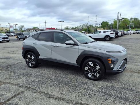 Used 2025 Hyundai Kona SEL FWD image 11