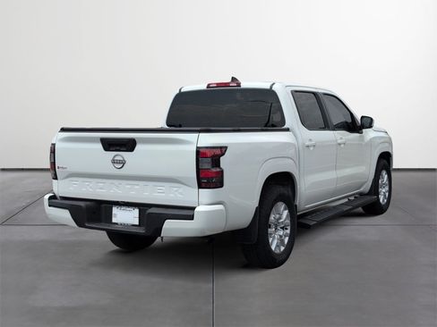 Used 2022 Nissan Frontier SV RWD image 5