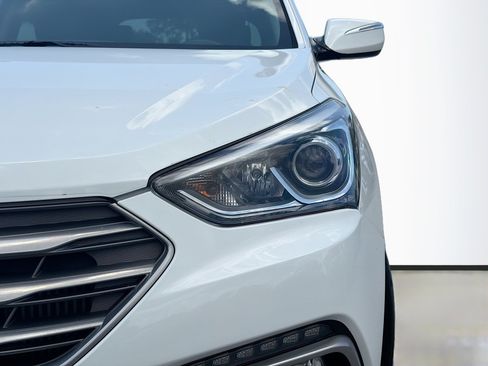 Used 2018 Hyundai Santa Fe Sport 2.0T FWD image 9