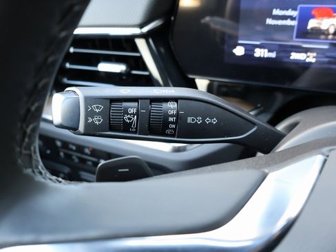 New 2025 Chevrolet Suburban High Country image 18