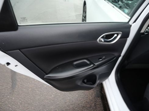 Used 2018 Nissan Sentra SV image 17