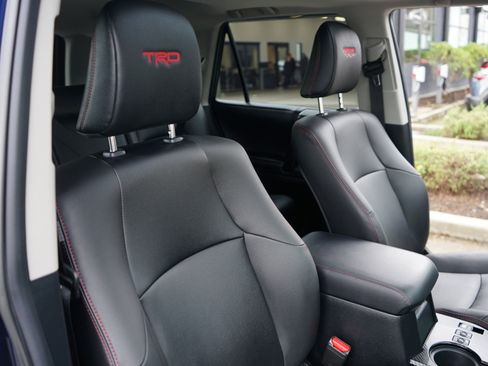 Used 2020 Toyota 4Runner TRD Off-Road image 30