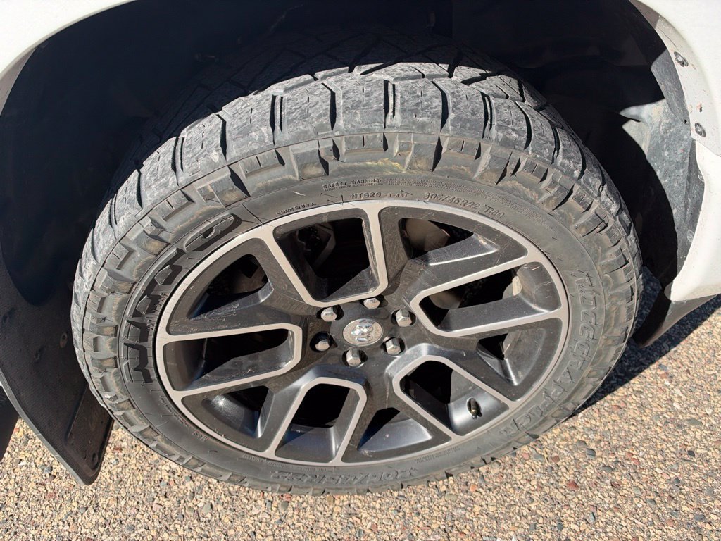 Used 2019 RAM 1500 Laramie AWD/4WD image 17