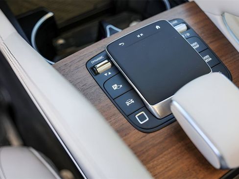 Used 2025 Mercedes-Benz GLE 350 4MATIC image 19