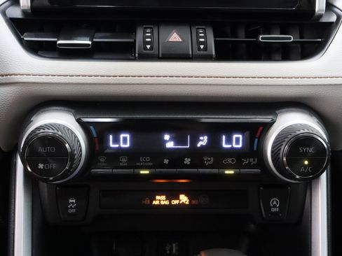 Used 2024 Toyota RAV4 XLE Premium FWD image 20