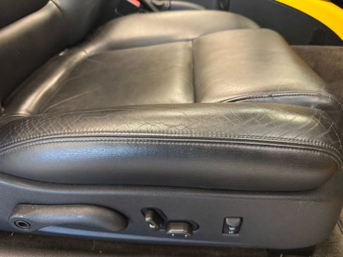 Used 2004 Chevrolet SSR w/ Preferred Equipment Group image 16