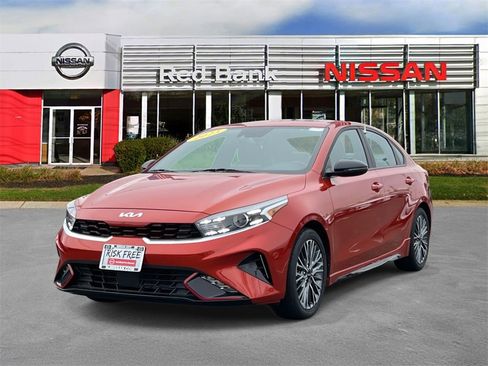 Used 2023 Kia Forte GT-Line w/ GT-Line Premium Package image 2