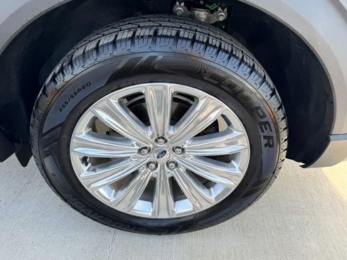 Used 2021 Ford Explorer Limited w/ Hybrid Equipment Group 310A image 7