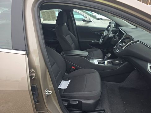 Used 2024 Chevrolet Malibu LT image 9