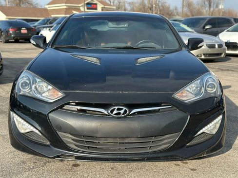 Used 2013 Hyundai Genesis 3.8 image 3