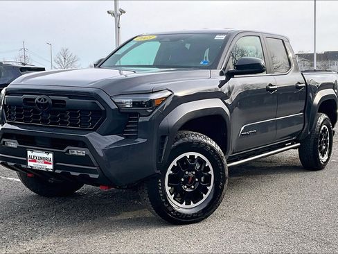 Used 2025 Toyota Tacoma TRD Off-Road image 1