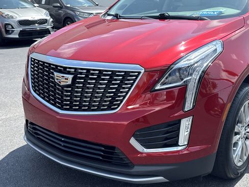 Used 2021 Cadillac XT5 Premium Luxury w/ LPO, Floor Liner Package FWD image 9