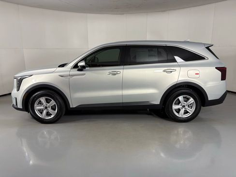 New 2026 Kia Sorento LX image 5