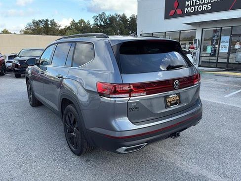 Certified 2025 Volkswagen Atlas SE w/ Panoramic Sunroof Package image 4