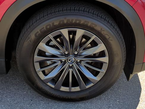 Certified 2025 MAZDA CX-70 3.3 Turbo w/ Preferred Package image 12