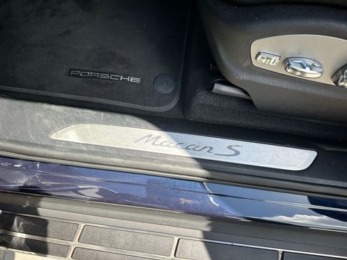 Certified 2022 Porsche Macan S image 24