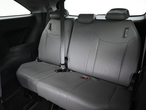 Used 2025 Toyota Sienna XLE w/ XLE Plus Package AWD/4WD image 31