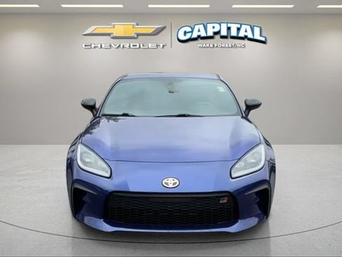 Used 2023 Toyota GR86 Premium RWD image 9