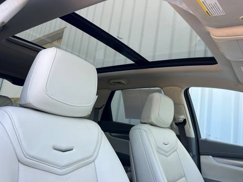 Used 2018 Cadillac XT5 Premium Luxury AWD/4WD image 14