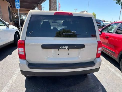 Used 2017 Jeep Patriot Sport FWD image 10