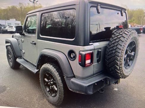 Used 2022 Jeep Wrangler Sport AWD/4WD image 4